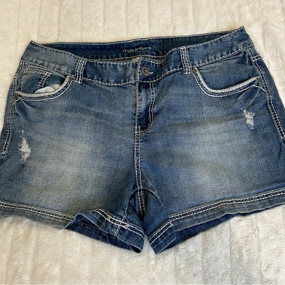 MAURICES Distressed Jean Shorts sz 18